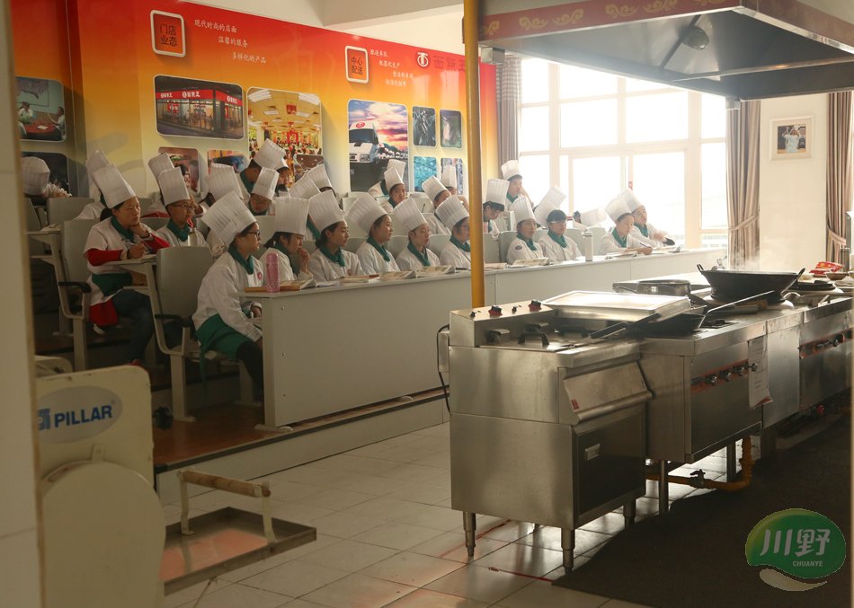 8e1cdc97fa477f08eee423103ba3bbd9.jpg 3.jpg